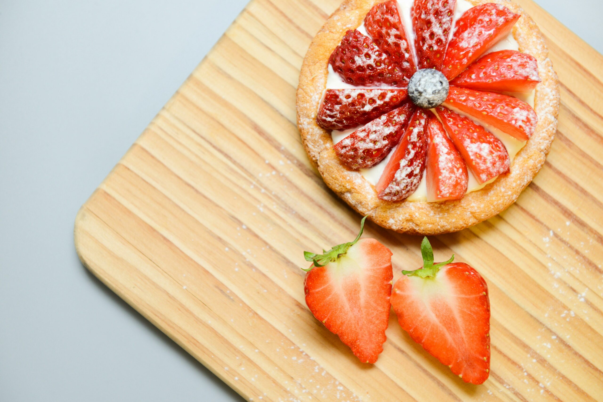 Lire la suite à propos de l’article Gâteau ricotta, framboises et fraises 🍰